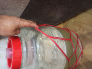 Отзыв: Переноска для банок с гидрозатвором 18-25 л, — Зря купил.